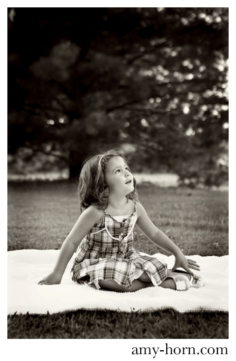 child portrait, outdoor child photography, simple child photograph, three year old portrait ideas, three year old girl photograph