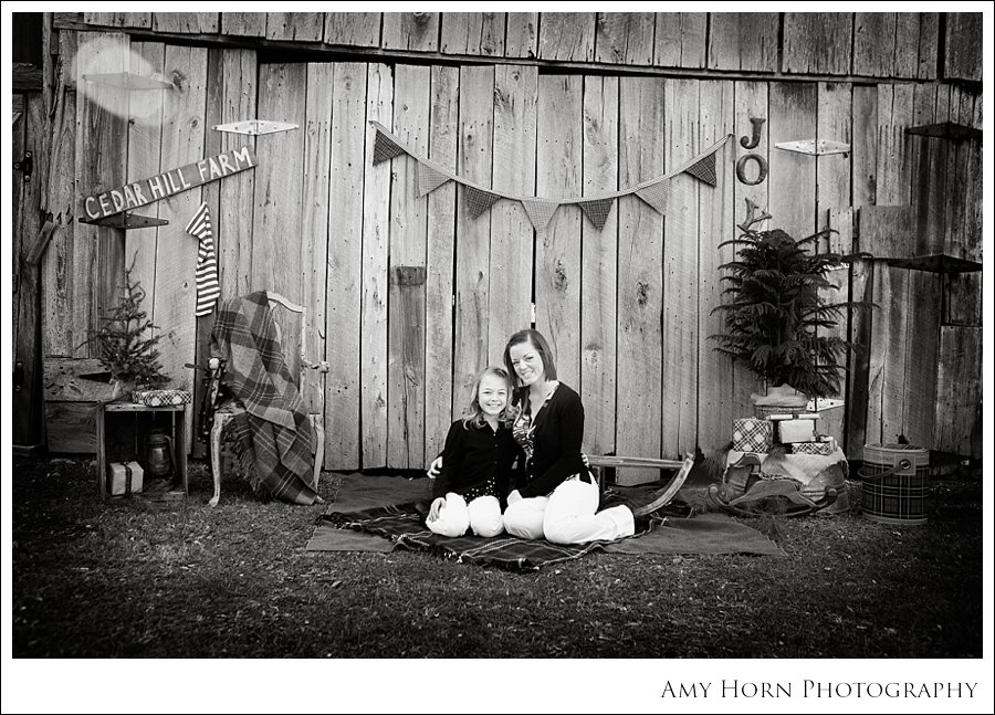 amy horn photography, madison indiana photographer, christmas mini session, barn photo, christmas photo, children, inspiration, christmas card photo ideas, amy horn, milton kentucky photographer, lawrenceburg indiana photographer, family photographer, child photographer, christmas portrait