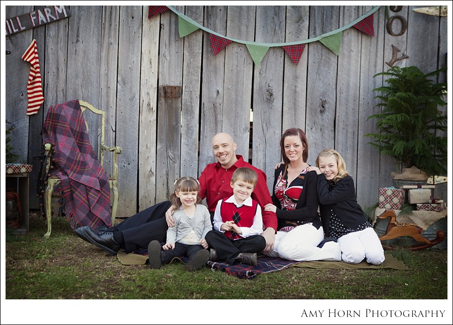 amy horn photography, madison indiana photographer, christmas mini session, barn photo, christmas photo, children, inspiration, christmas card photo ideas, amy horn, milton kentucky photographer, lawrenceburg indiana photographer, family photographer, child photographer, christmas portrait